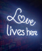Love lives here (Next Day)