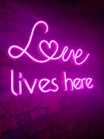 Love lives here (Next Day)