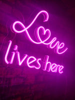 Love lives here (Next Day)