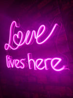Love lives here (Next Day)